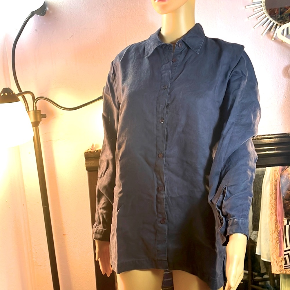 Marsh Landing Blue Linen Button Down Size Medium - image 4